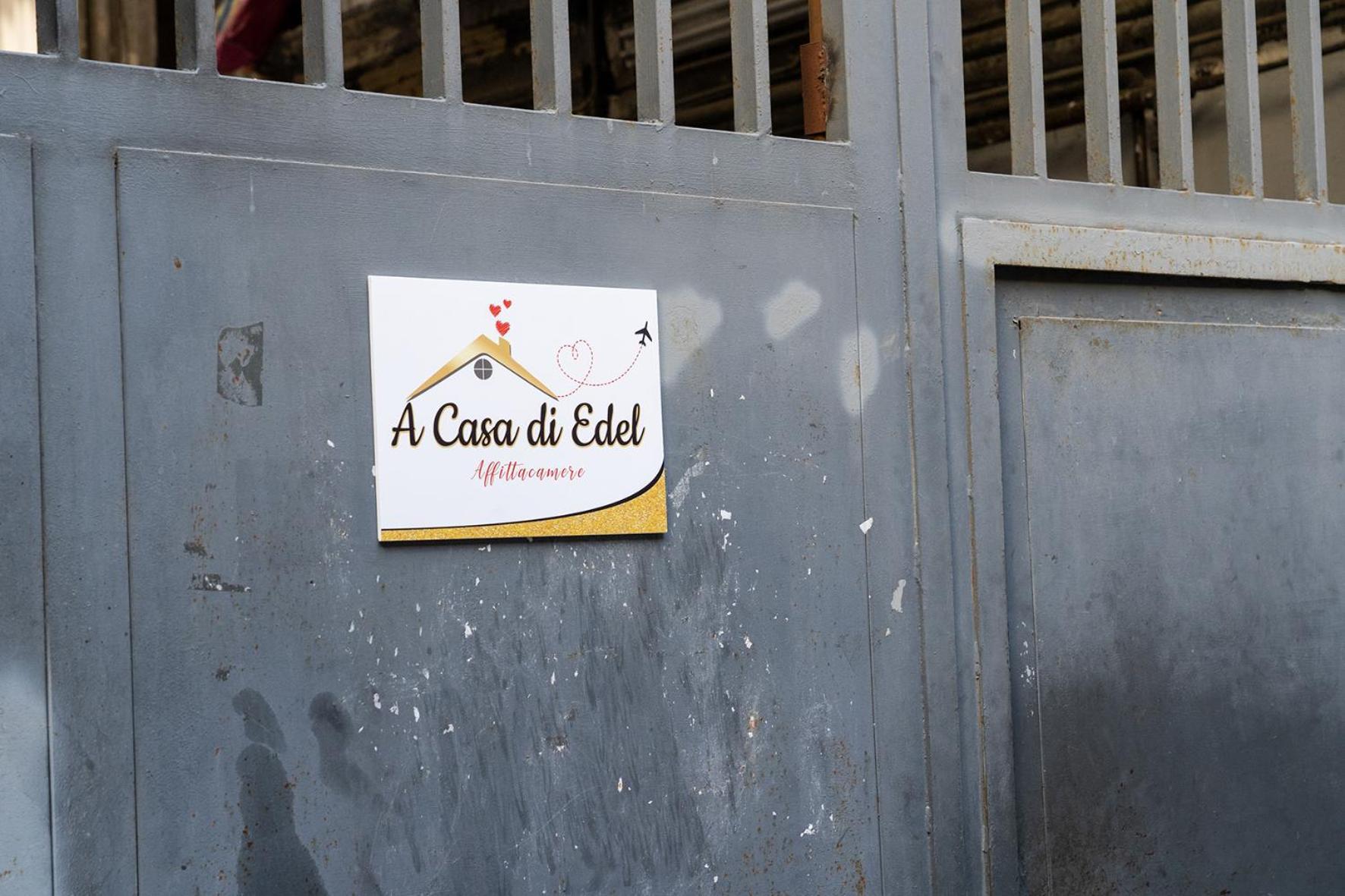 A Casa Di Edel Bed and Breakfast Neapel Exteriör bild